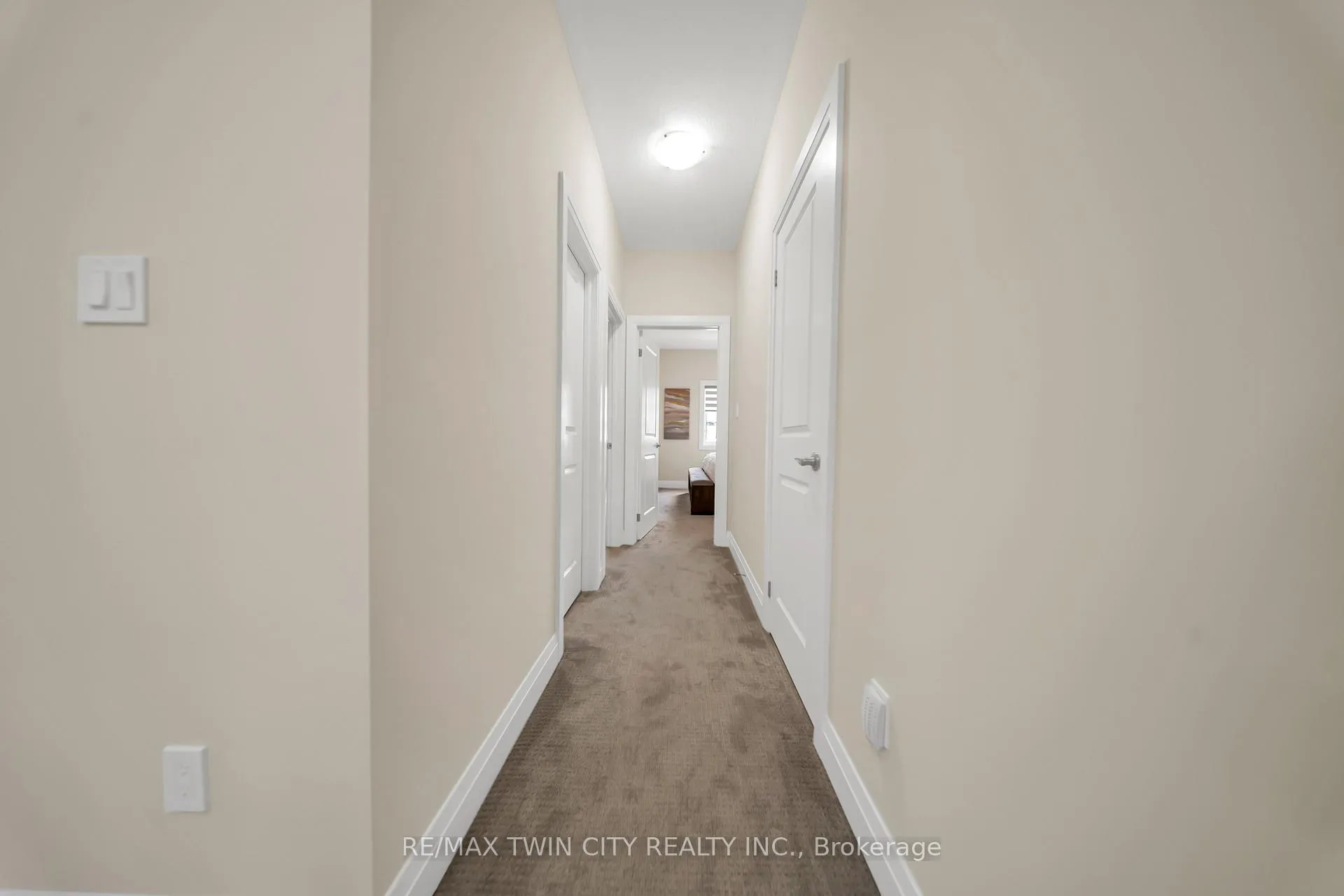 Photo 21 of 107 Monarch Woods Drive, Kitchener — HOMEH