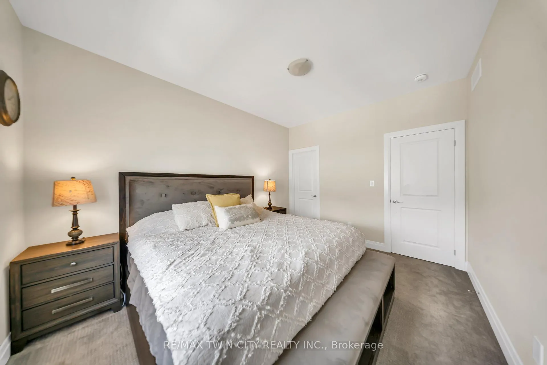 Photo 25 of 107 Monarch Woods Drive, Kitchener — HOMEH