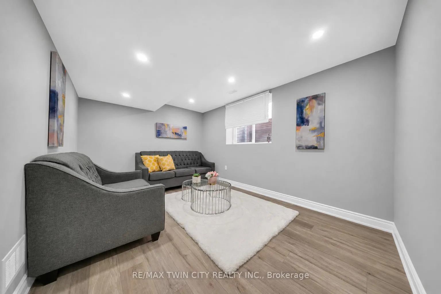 Photo 34 of 107 Monarch Woods Drive, Kitchener — HOMEH