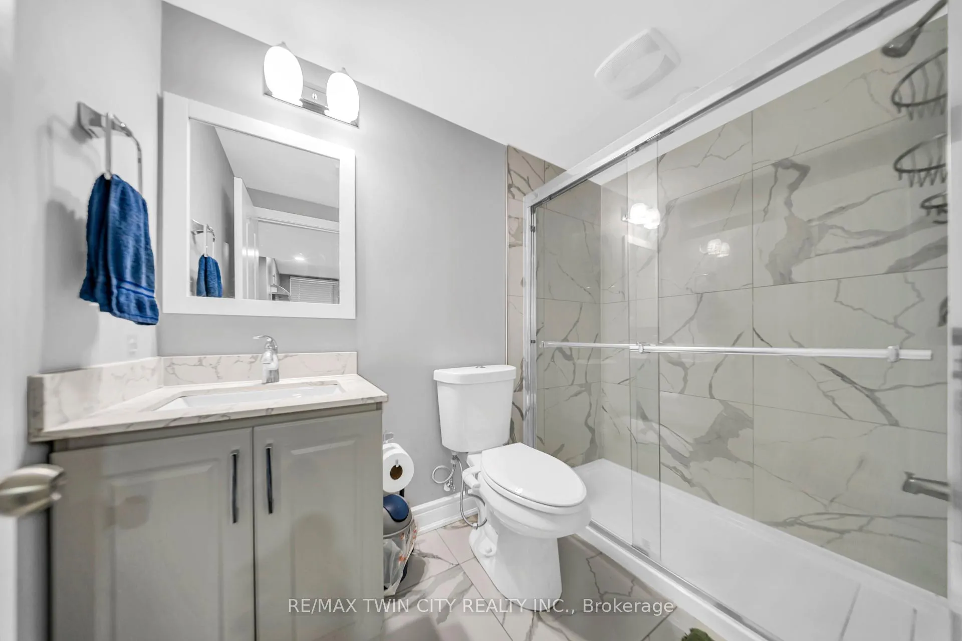 Photo 38 of 107 Monarch Woods Drive, Kitchener — HOMEH
