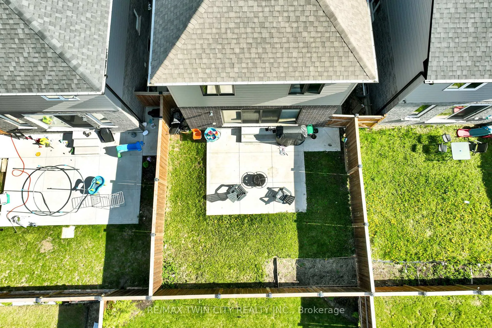 Photo 44 of 107 Monarch Woods Drive, Kitchener — HOMEH