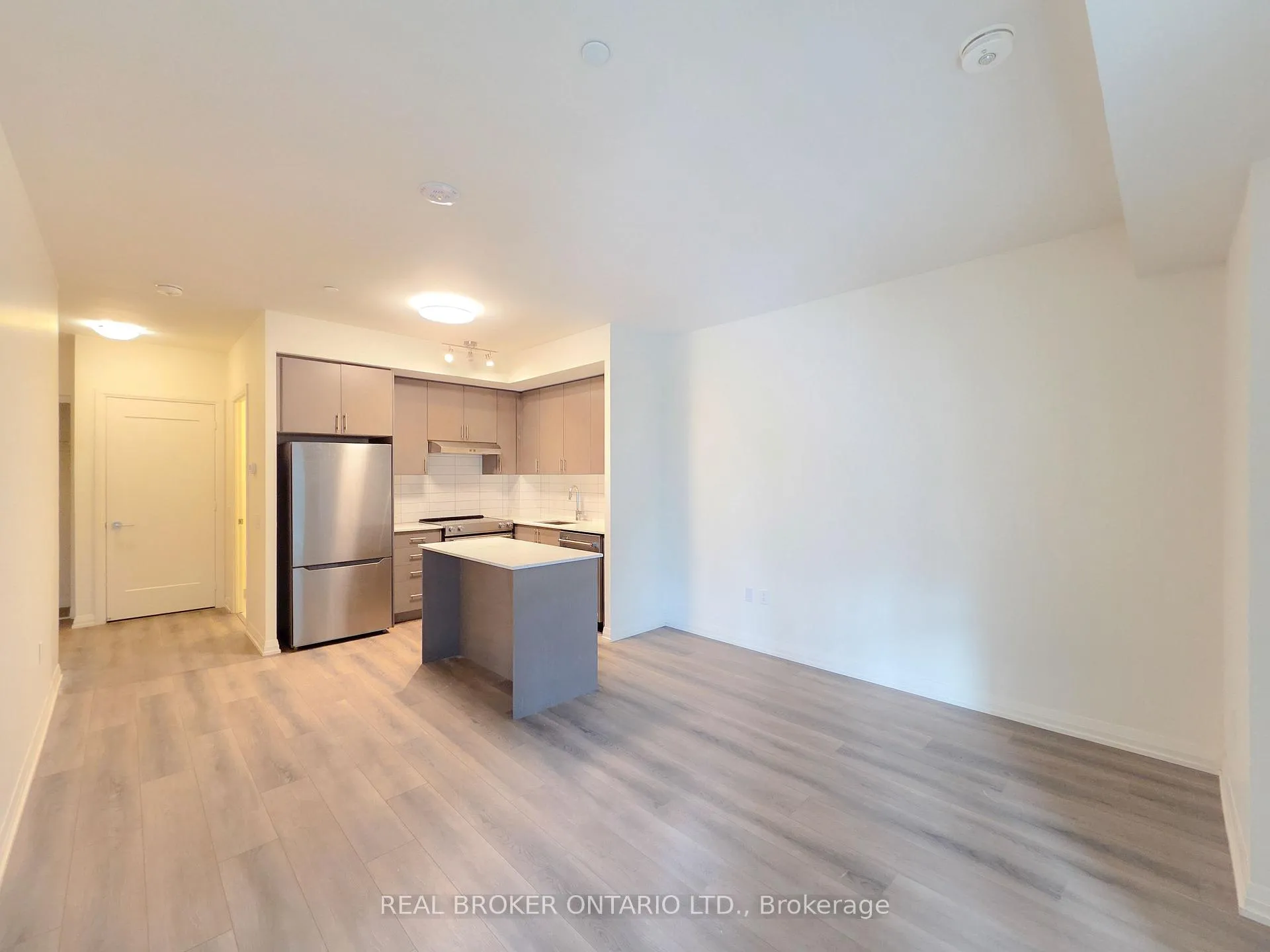 Photo 3 of Unit 618, 9000 Jane Street, Vaughan, Concord — HOMEH