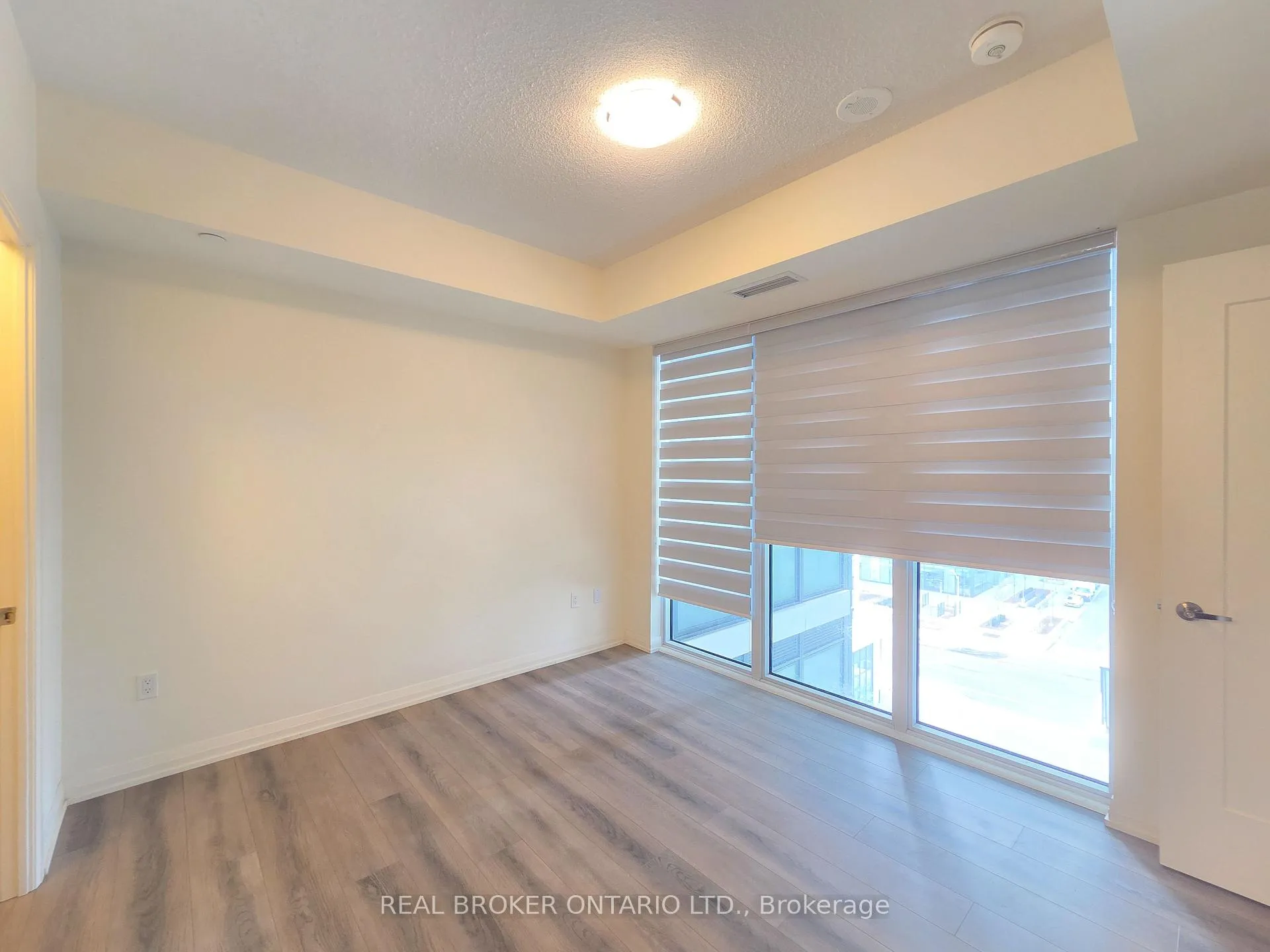 Photo 6 of Unit 618, 9000 Jane Street, Vaughan, Concord — HOMEH
