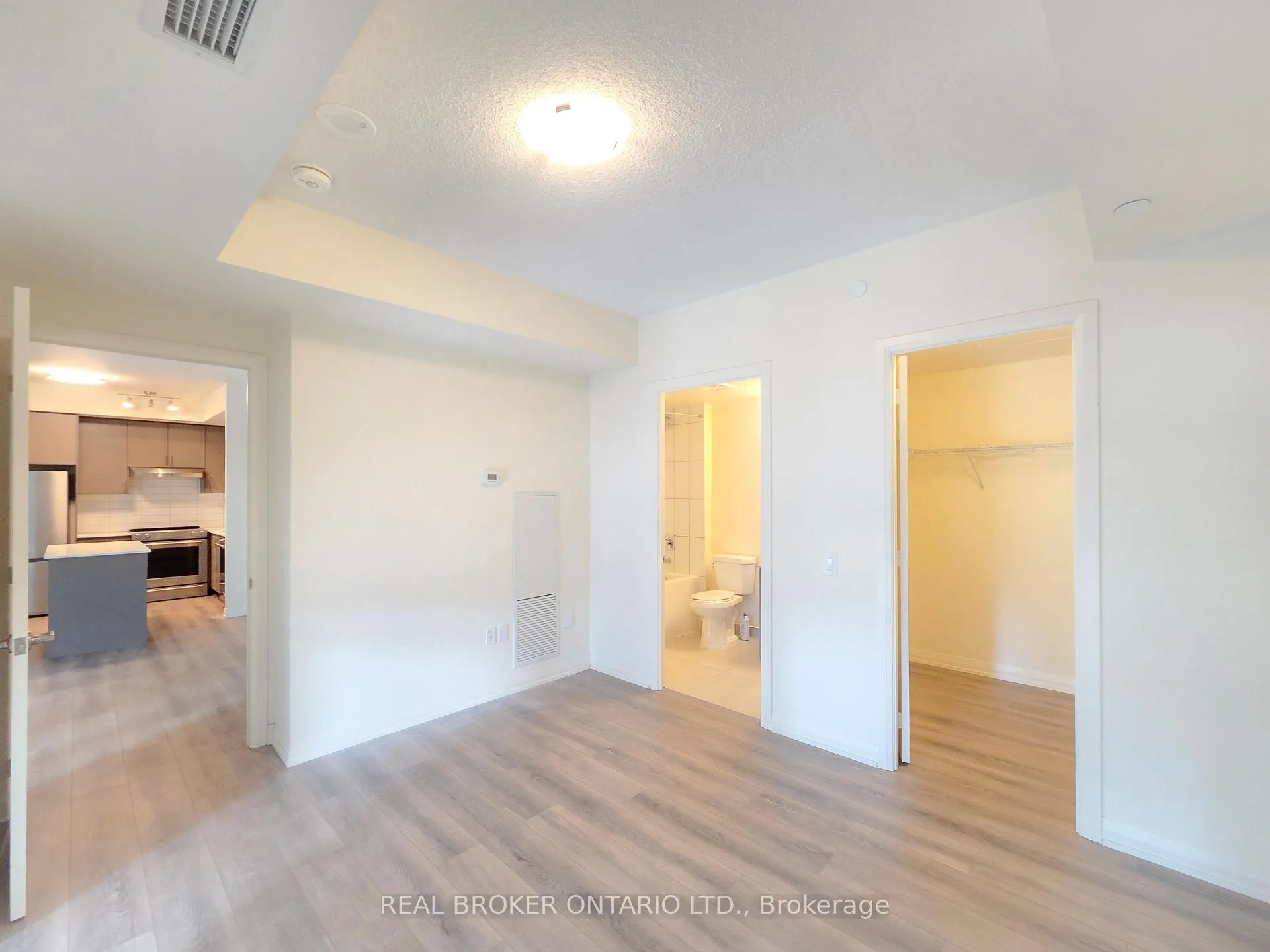 Photo 8 of Unit 618, 9000 Jane Street, Vaughan, Concord — HOMEH