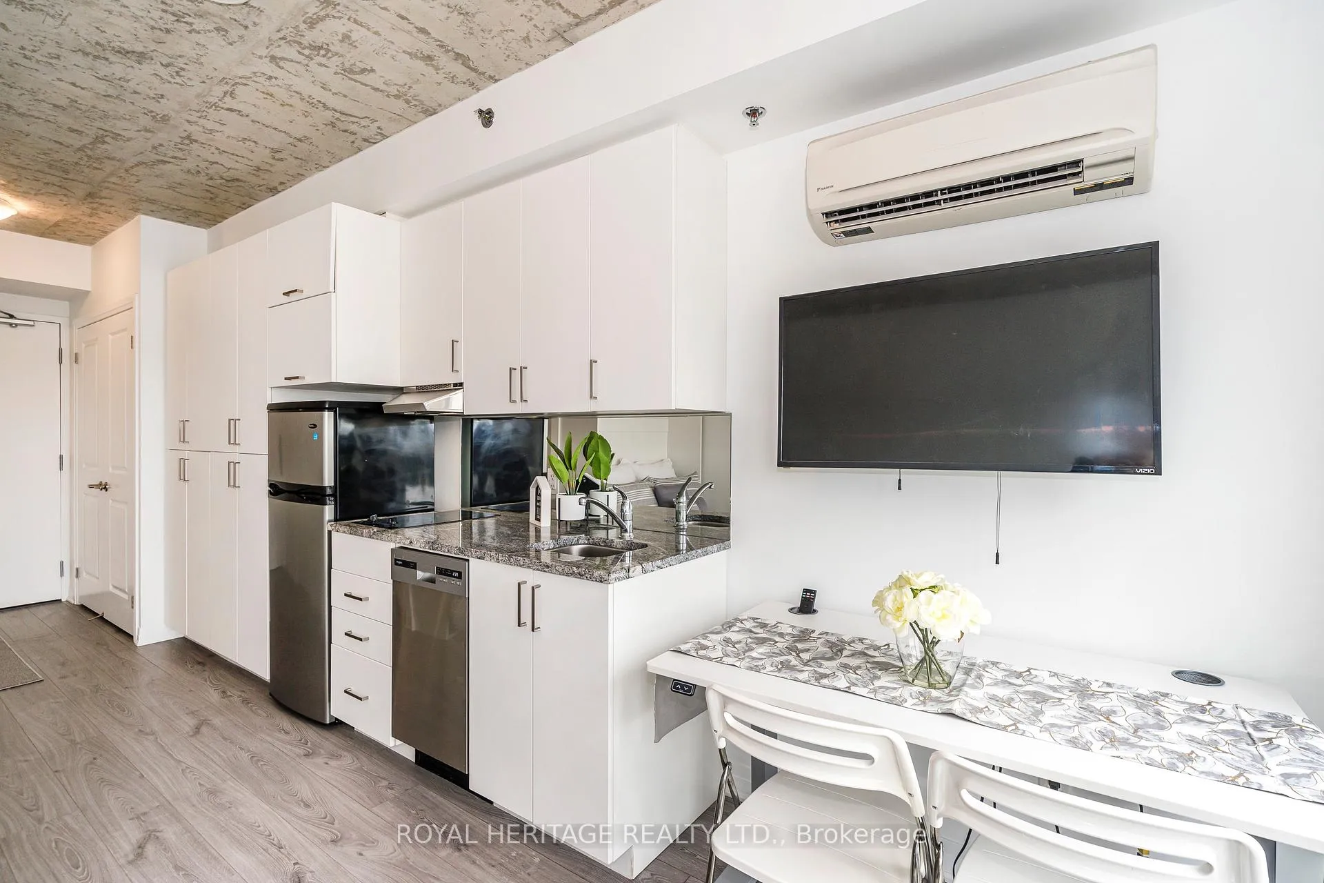 Photo 10 of Unit 614, 1900 Simcoe Street N, Oshawa, Samac — HOMEH