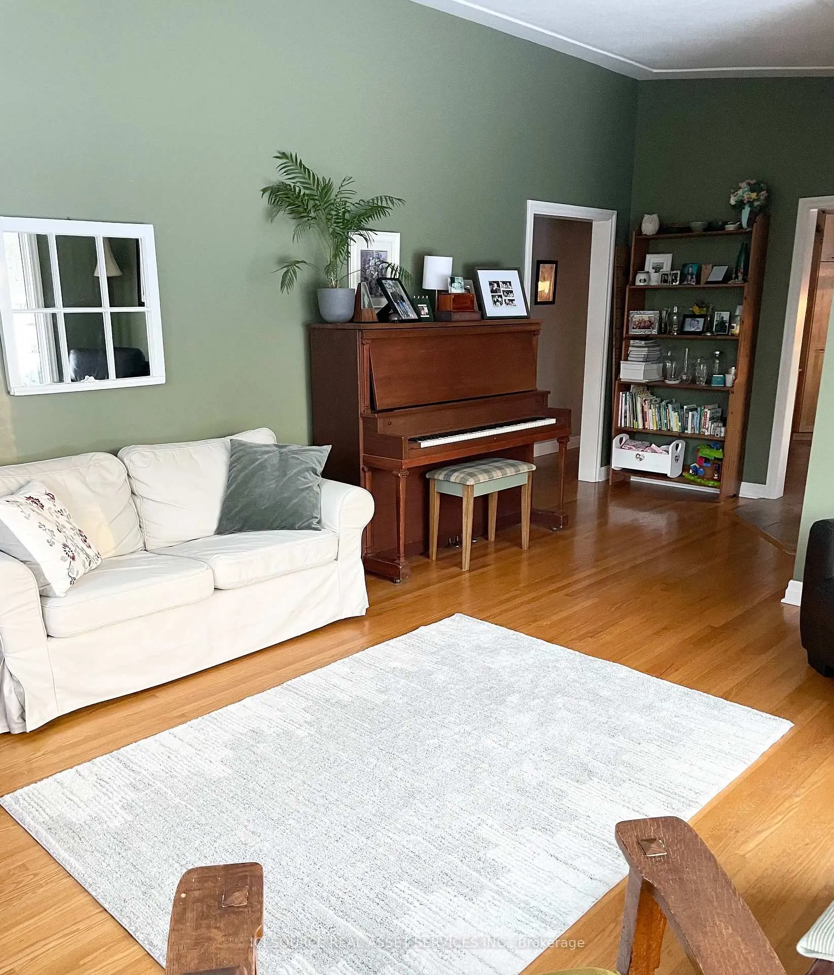 Photo 3 of 4113 Aberdeen Road, Lincoln, Beamsville — HOMEH