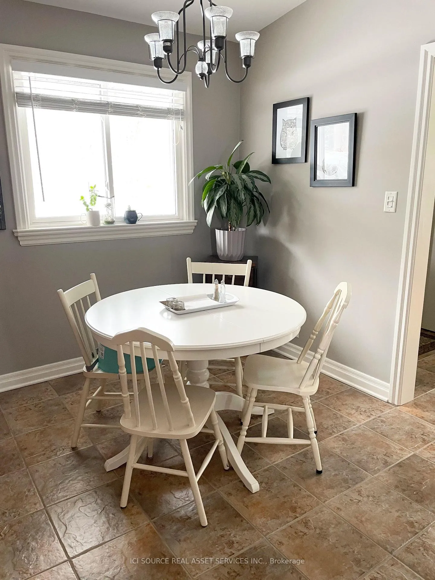 Photo 5 of 4113 Aberdeen Road, Lincoln, Beamsville — HOMEH