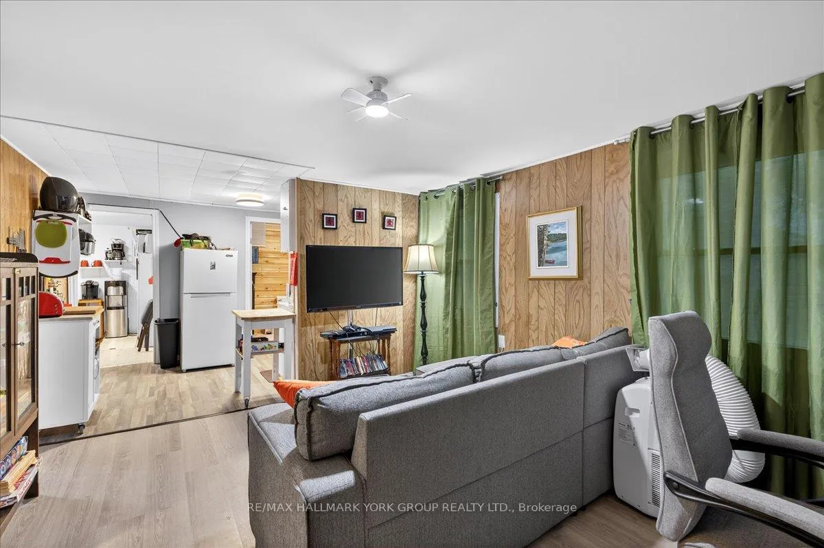 Photo 3 of 881 Clifton Boulevard, Innisfil, Alcona — HOMEH