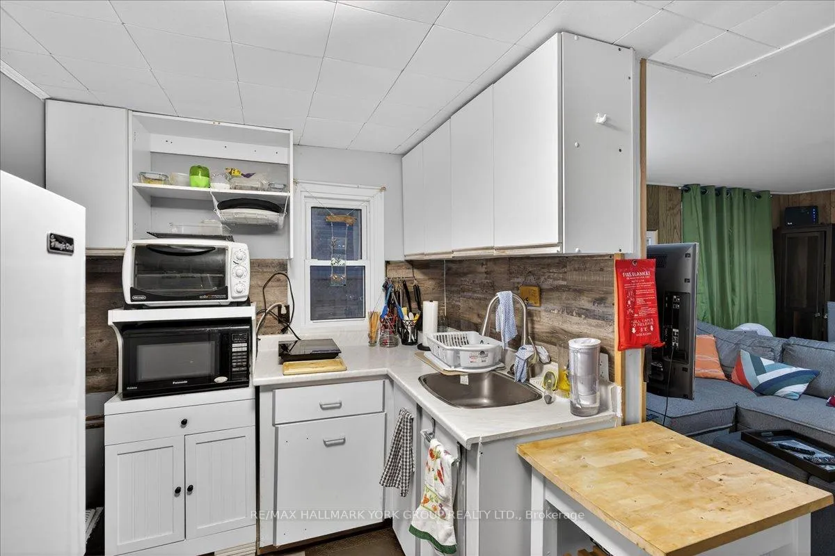 Photo 8 of 881 Clifton Boulevard, Innisfil, Alcona — HOMEH