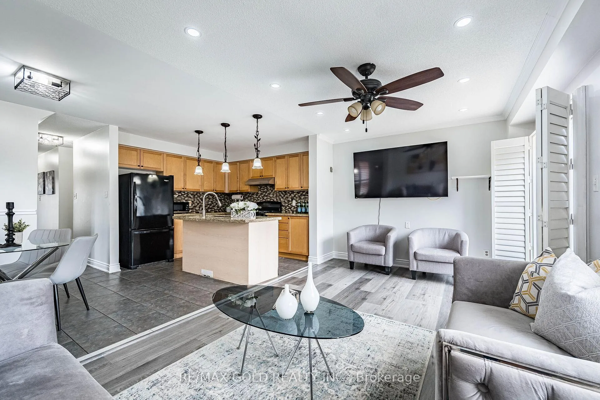 Photo 8 of 89 Cadillac Crescent, Brampton, Fletcher's Meadow — HOMEH