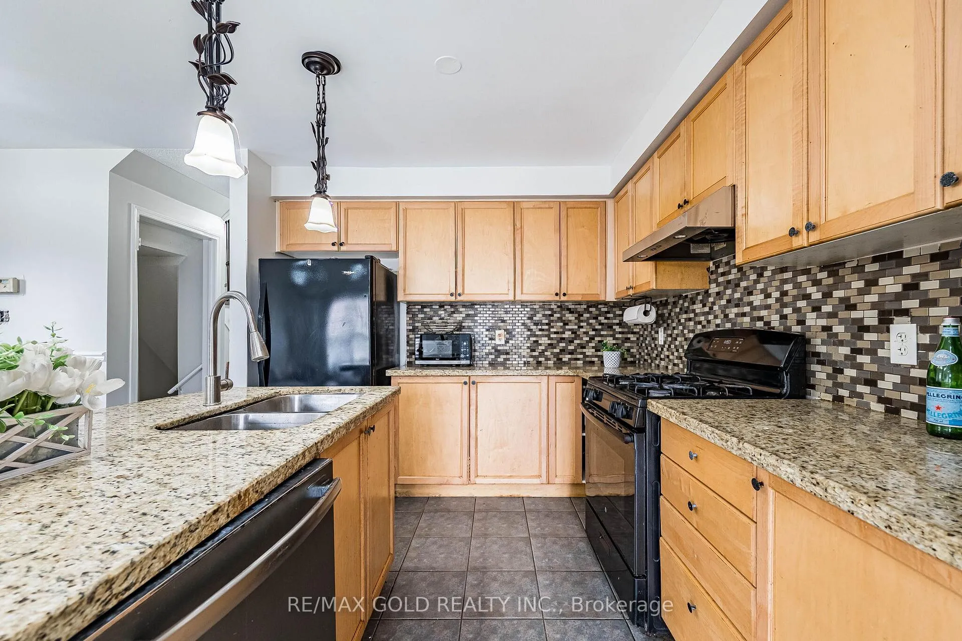 Photo 12 of 89 Cadillac Crescent, Brampton, Fletcher's Meadow — HOMEH