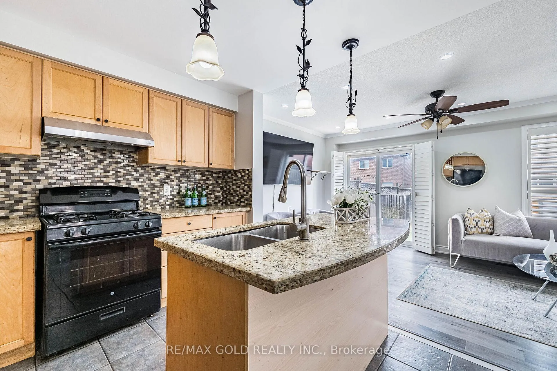 Photo 13 of 89 Cadillac Crescent, Brampton, Fletcher's Meadow — HOMEH