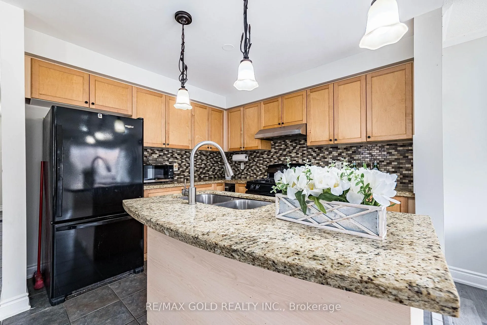 Photo 14 of 89 Cadillac Crescent, Brampton, Fletcher's Meadow — HOMEH