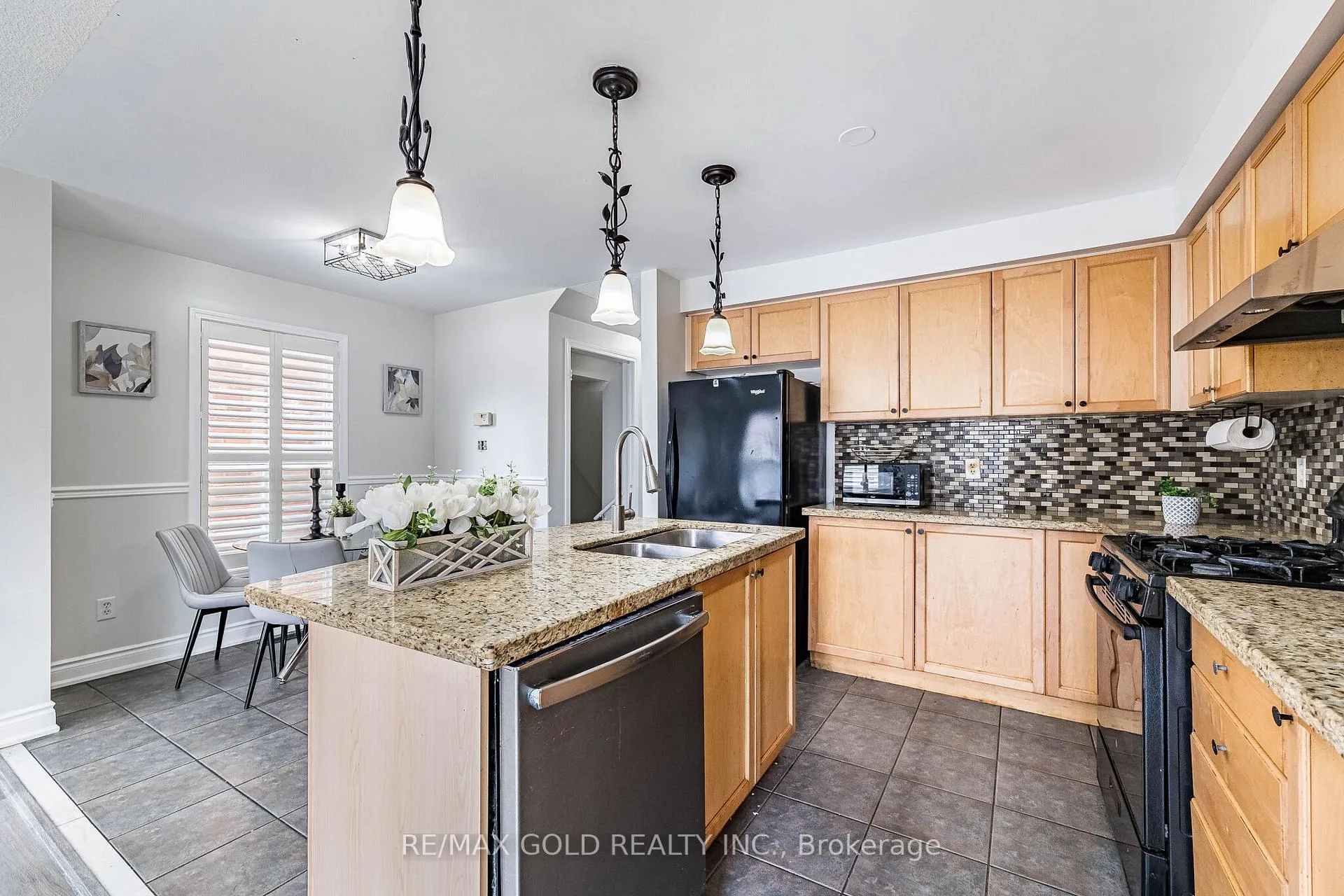 Photo 15 of 89 Cadillac Crescent, Brampton, Fletcher's Meadow — HOMEH