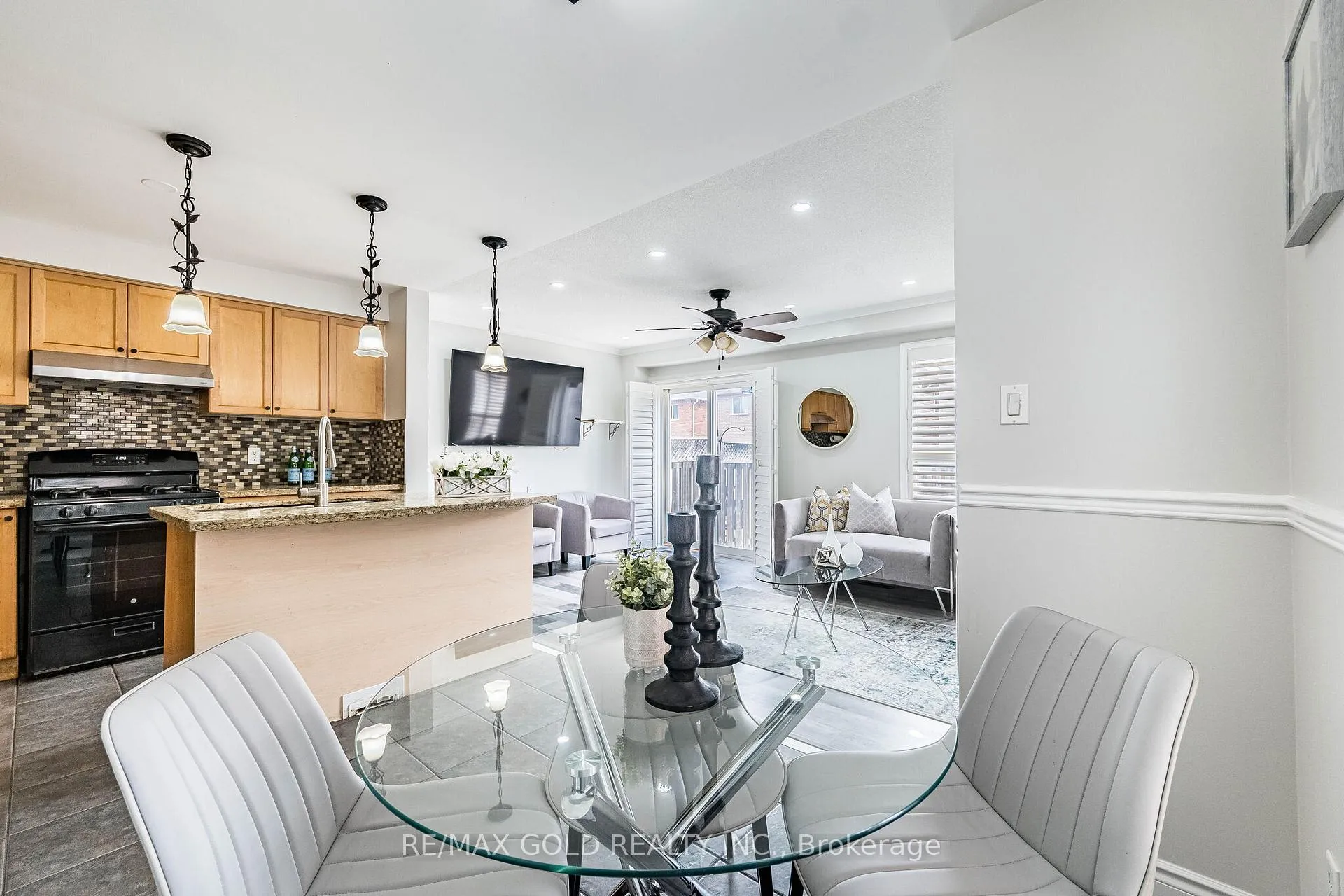Photo 16 of 89 Cadillac Crescent, Brampton, Fletcher's Meadow — HOMEH