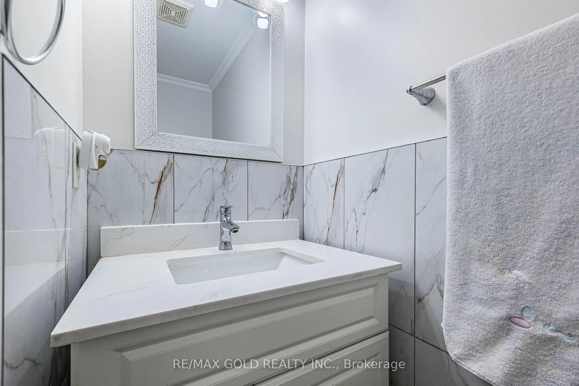 Photo 17 of 89 Cadillac Crescent, Brampton, Fletcher's Meadow — HOMEH