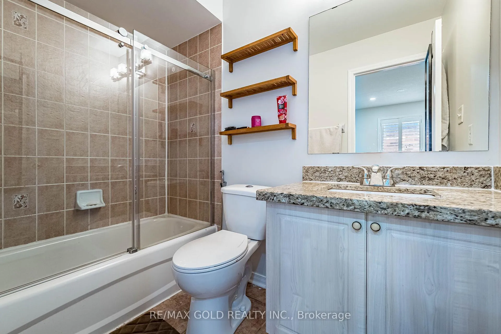 Photo 23 of 89 Cadillac Crescent, Brampton, Fletcher's Meadow — HOMEH