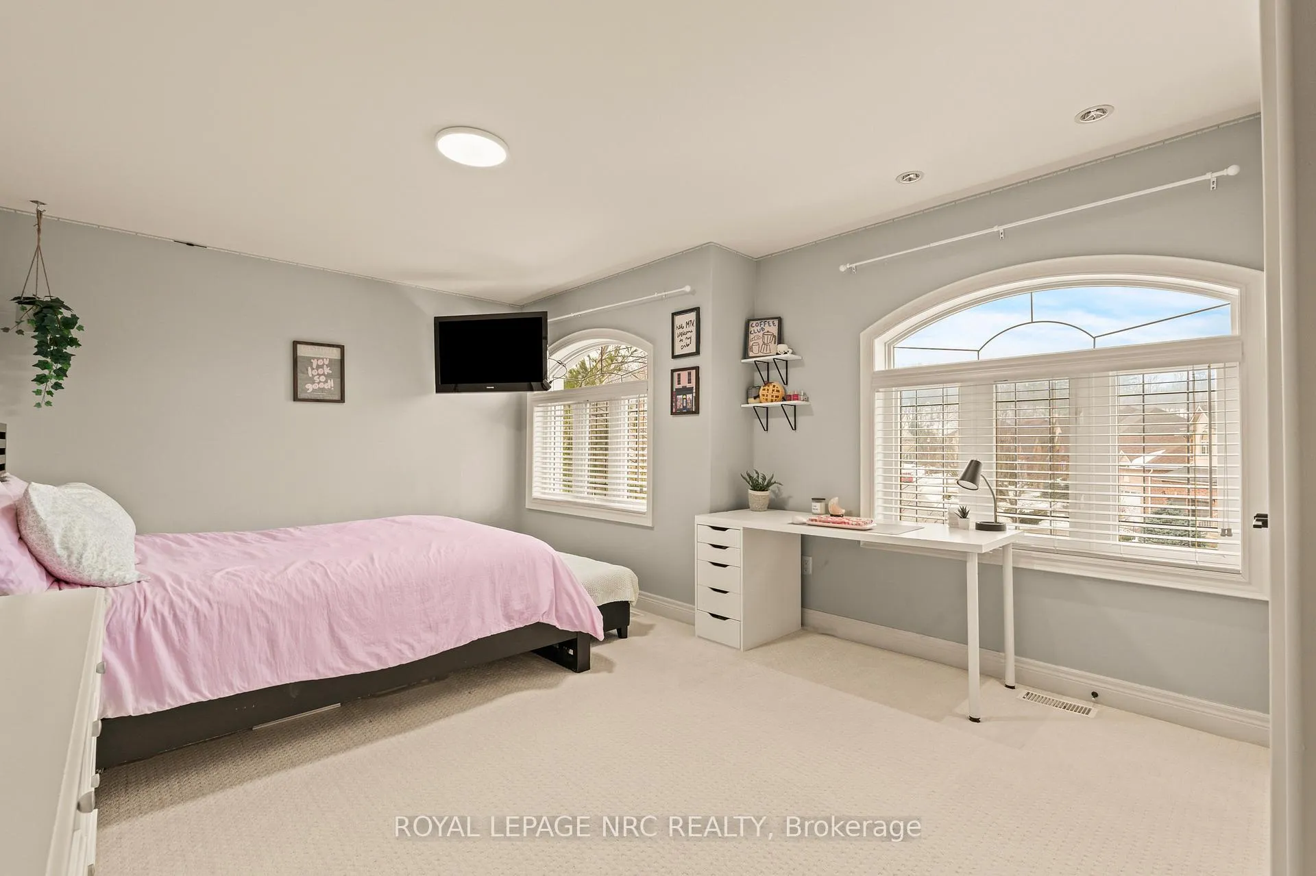 Photo 26 of 63 Terrace Drive, Grimsby, Grimsby East — HOMEH
