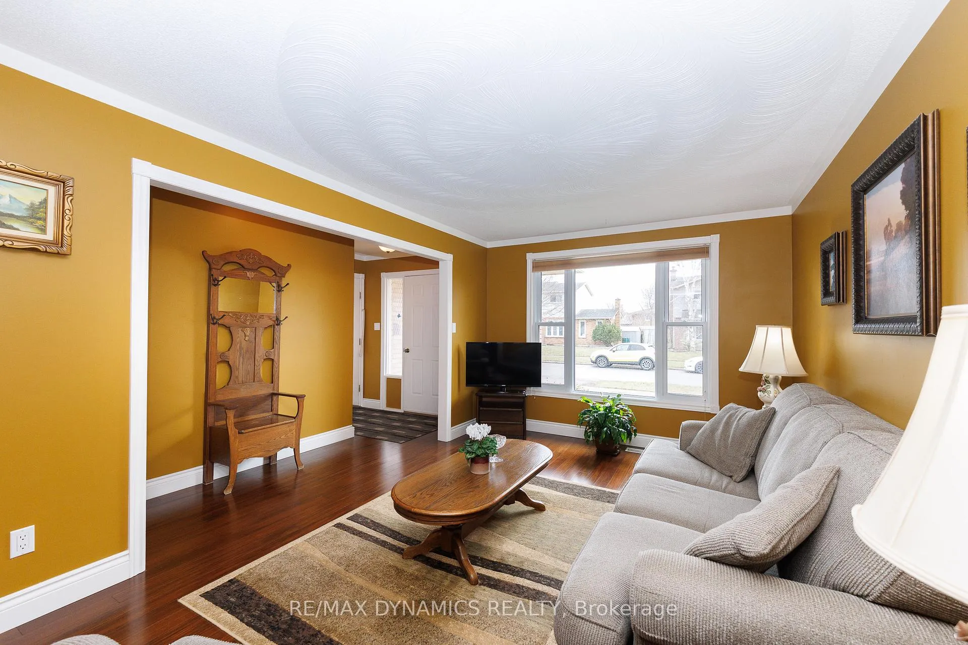 Photo 6 of 15 Rollins Drive, Welland, N. Welland — HOMEH