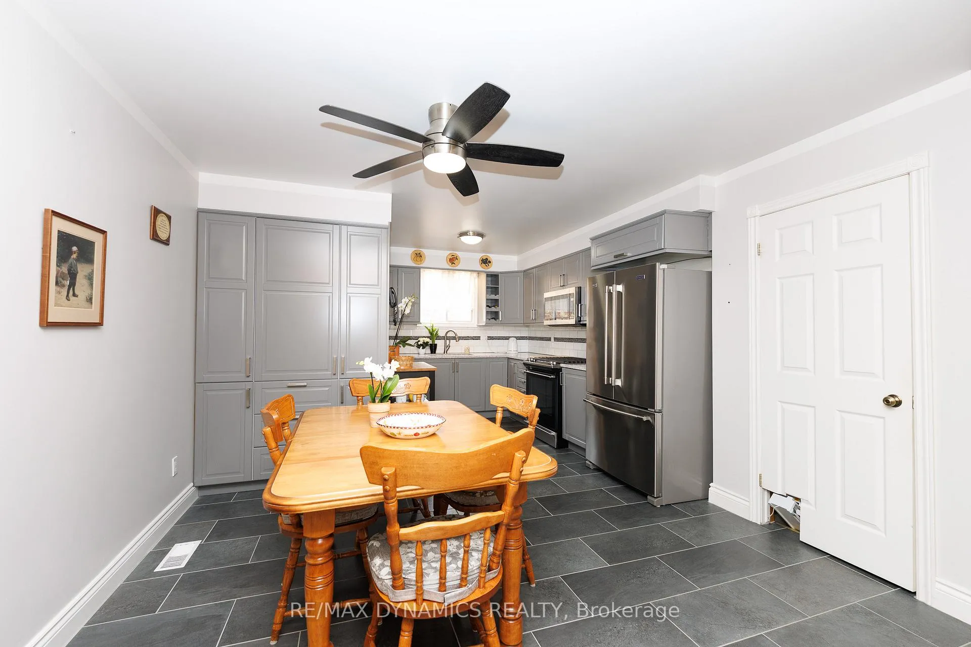 Photo 9 of 15 Rollins Drive, Welland, N. Welland — HOMEH