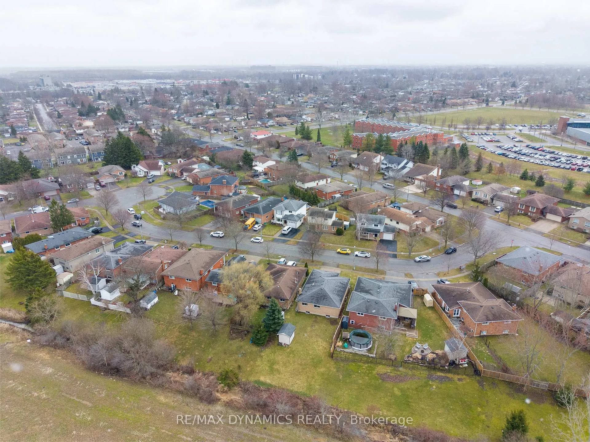 Photo 26 of 15 Rollins Drive, Welland, N. Welland — HOMEH