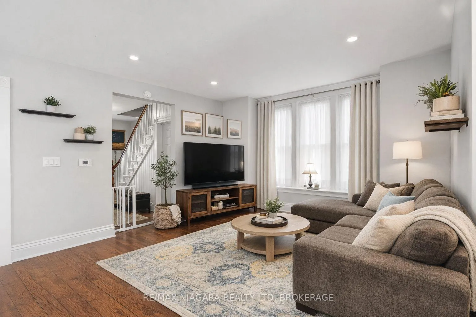 Photo 32 of 85 Maple St Street, St. Catharines, Downtown — HOMEH