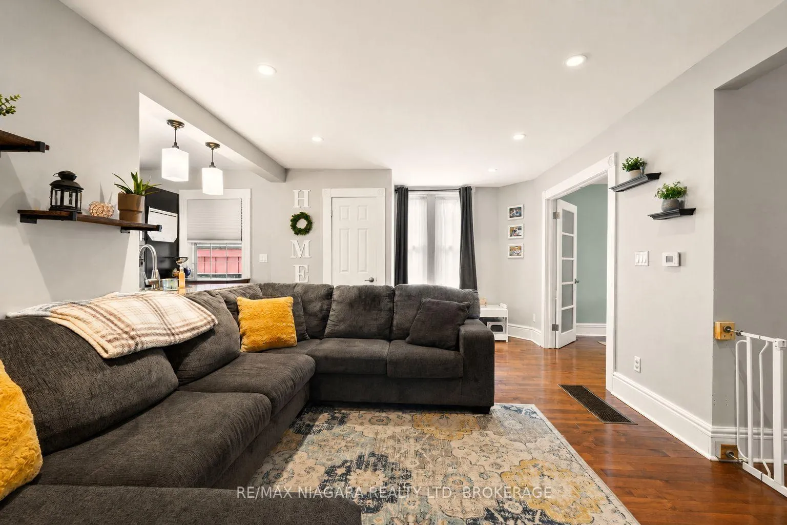 Photo 7 of 85 Maple St Street, St. Catharines, Downtown — HOMEH