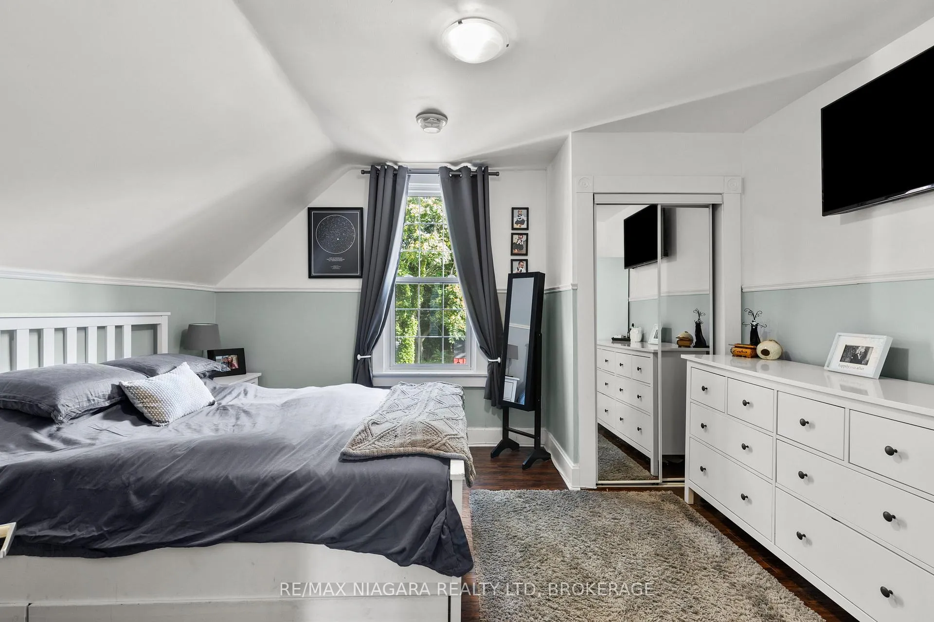 Photo 17 of 85 Maple St Street, St. Catharines, Downtown — HOMEH