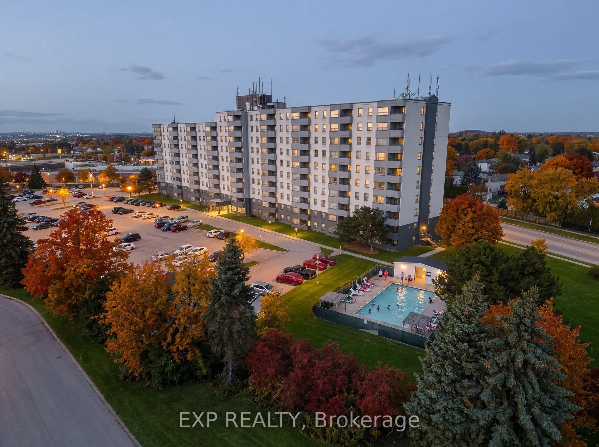 Photo 34 of Unit 1004, 200 Jamieson Parkway, Cambridge — HOMEH