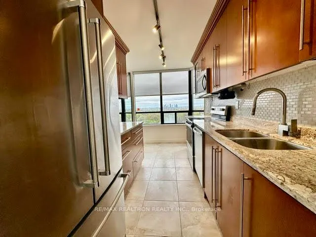 Photo 8 of Unit 1503, 7440 Bathurst Street, Vaughan, Brownridge — HOMEH