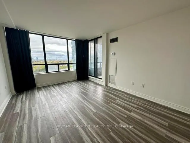 Photo 14 of Unit 1503, 7440 Bathurst Street, Vaughan, Brownridge — HOMEH