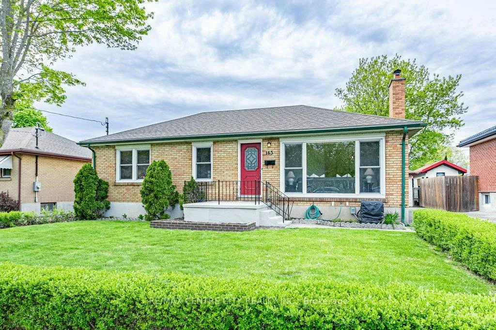 Photo 3 of 165 Ellsworth Crescent, London, East O — HOMEH