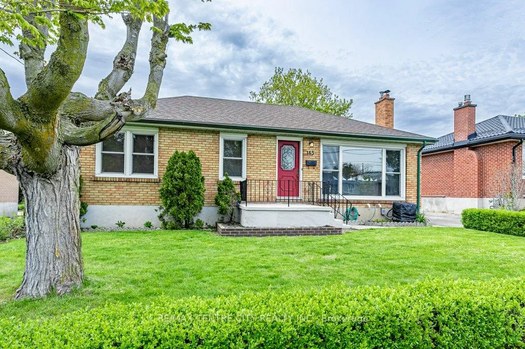 Photo 4 of 165 Ellsworth Crescent, London, East O — HOMEH