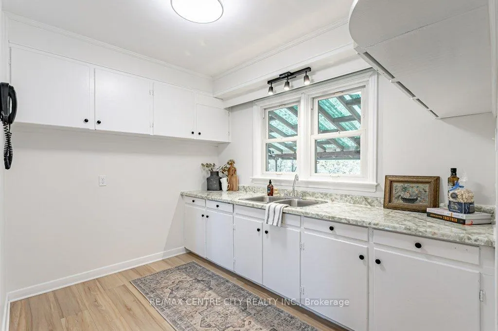 Photo 14 of 165 Ellsworth Crescent, London, East O — HOMEH