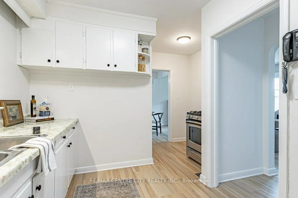 Photo 15 of 165 Ellsworth Crescent, London, East O — HOMEH