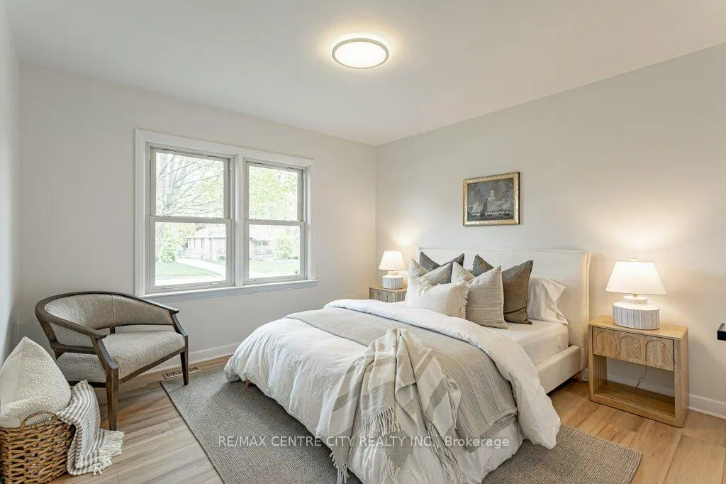 Photo 19 of 165 Ellsworth Crescent, London, East O — HOMEH