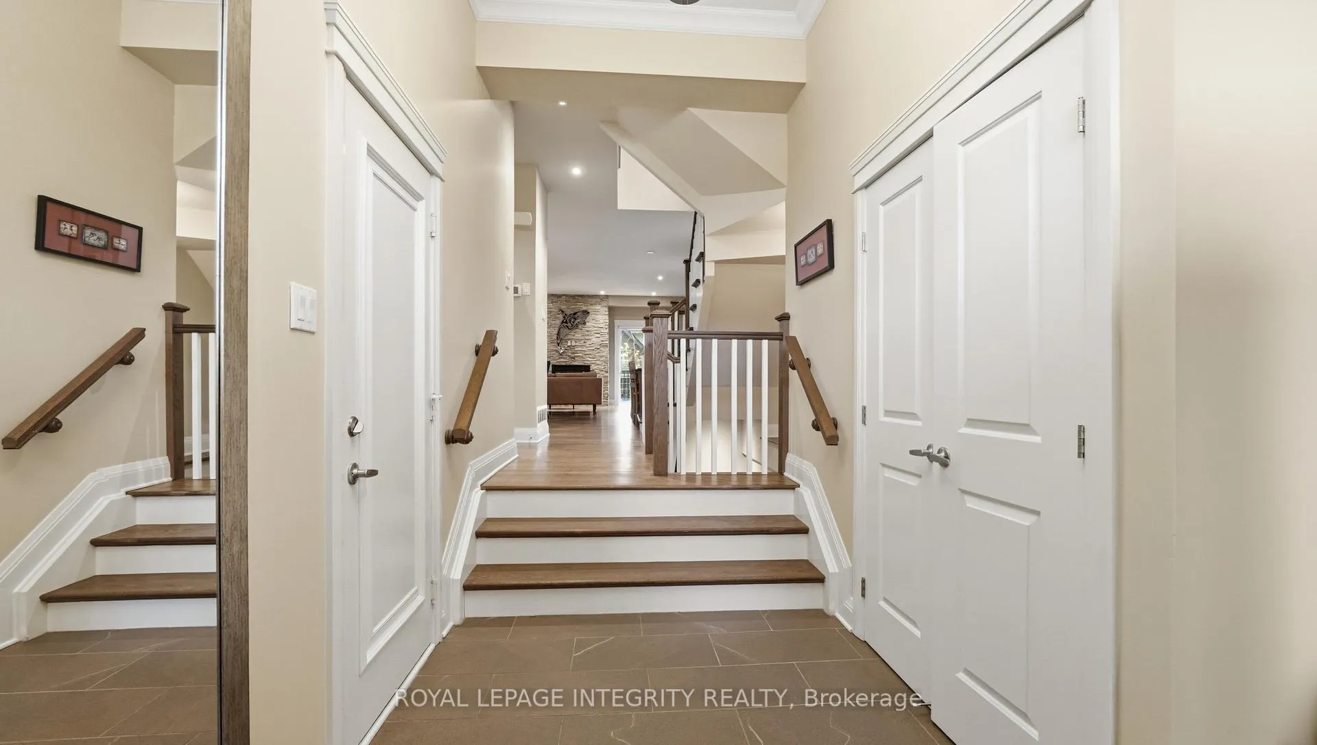 Photo 4 of 142 Faraday Street, Ottawa, Ottawa West — HOMEH