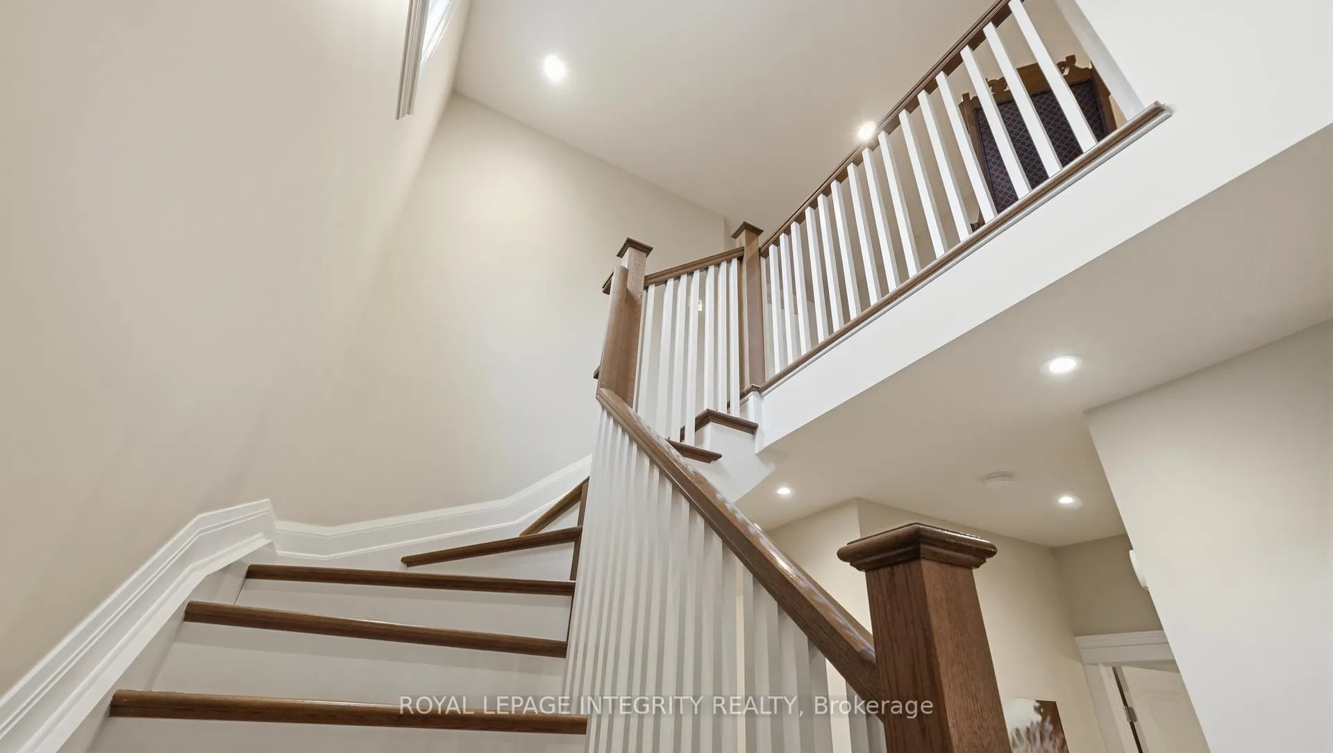 Photo 15 of 142 Faraday Street, Ottawa, Ottawa West — HOMEH