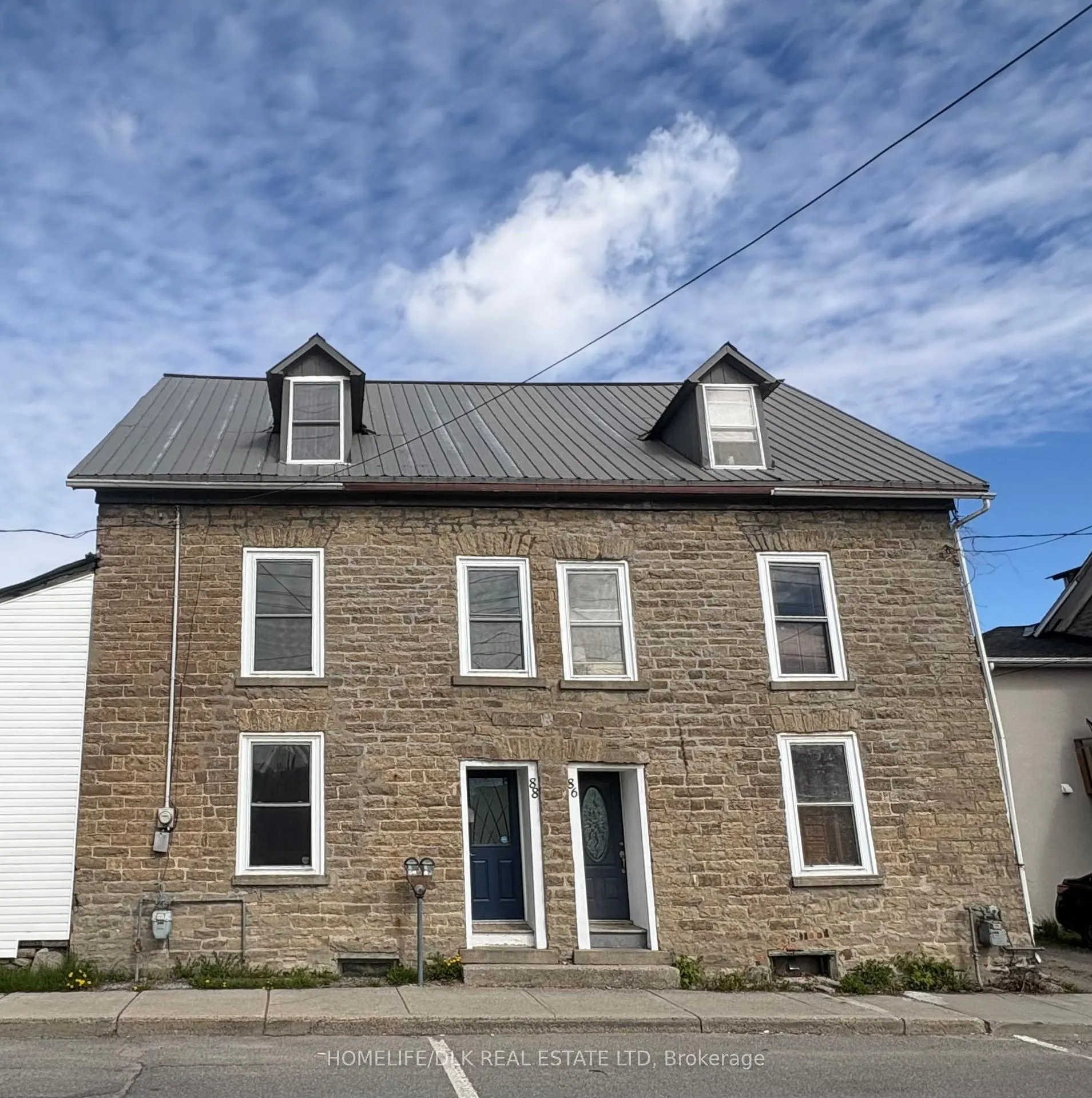 Photo 3 of 88 George Street, Brockville — HOMEH