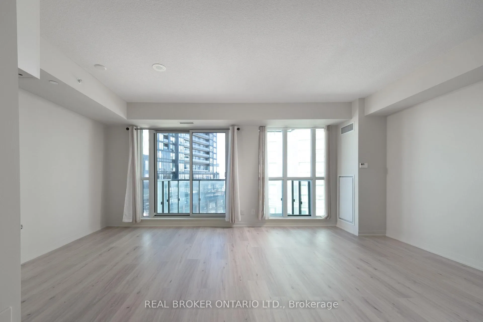 Photo 7 of Unit 909, 69 Lynn Williams Street, Toronto, Niagara — HOMEH
