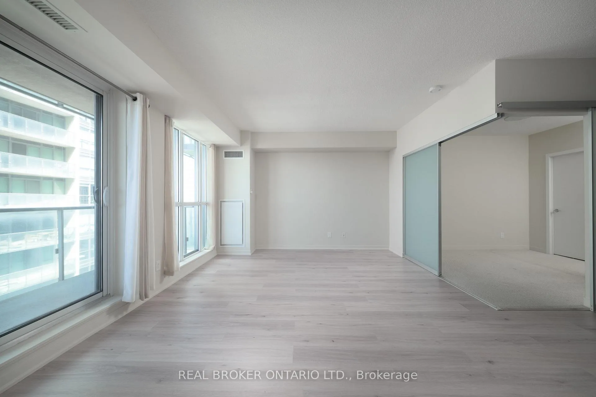 Photo 8 of Unit 909, 69 Lynn Williams Street, Toronto, Niagara — HOMEH
