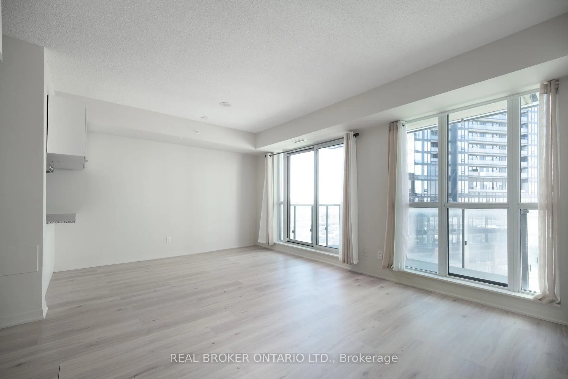 Photo 13 of Unit 909, 69 Lynn Williams Street, Toronto, Niagara — HOMEH
