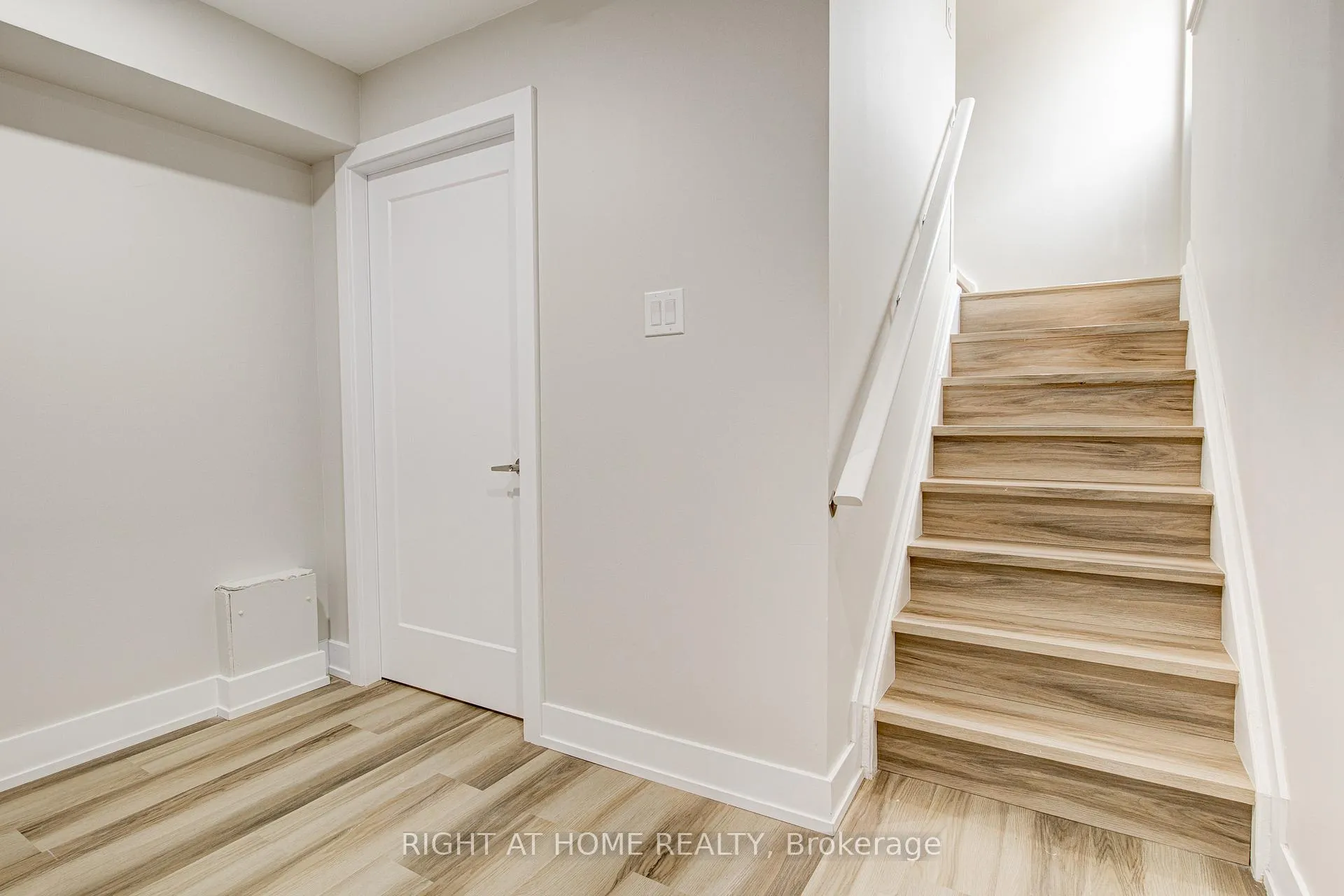 Photo 5 of 265 Dearborn Boulevard, Waterloo, Colonial Acres — HOMEH