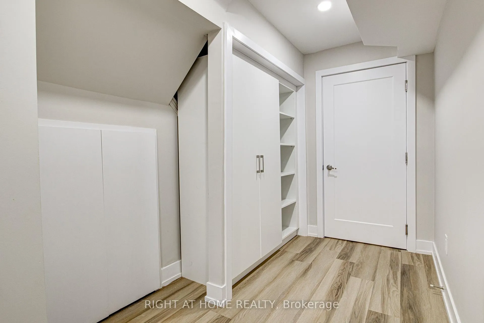 Photo 6 of 265 Dearborn Boulevard, Waterloo, Colonial Acres — HOMEH