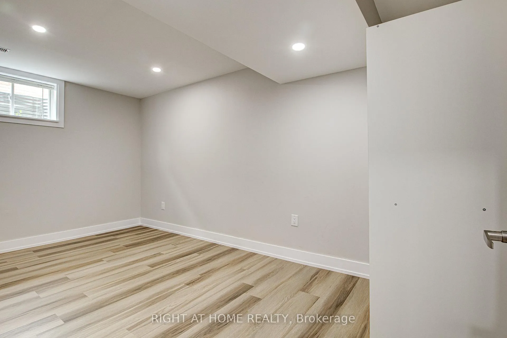 Photo 13 of 265 Dearborn Boulevard, Waterloo, Colonial Acres — HOMEH