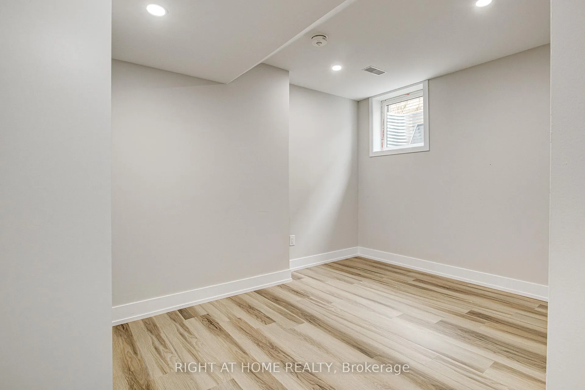 Photo 16 of 265 Dearborn Boulevard, Waterloo, Colonial Acres — HOMEH