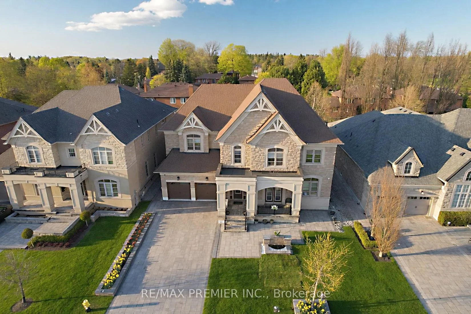 Photo 16 of 95 Sarracini Crescent, Vaughan, Islington Woods — HOMEH