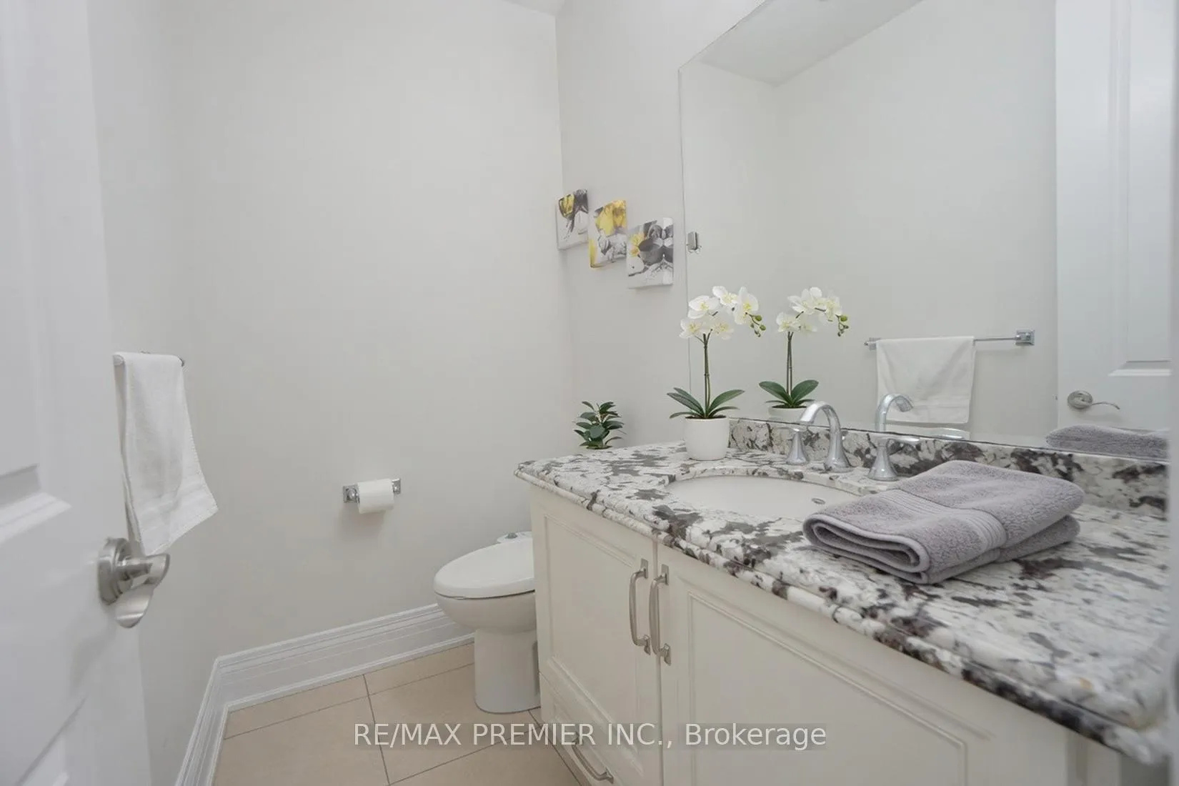 Photo 25 of 95 Sarracini Crescent, Vaughan, Islington Woods — HOMEH