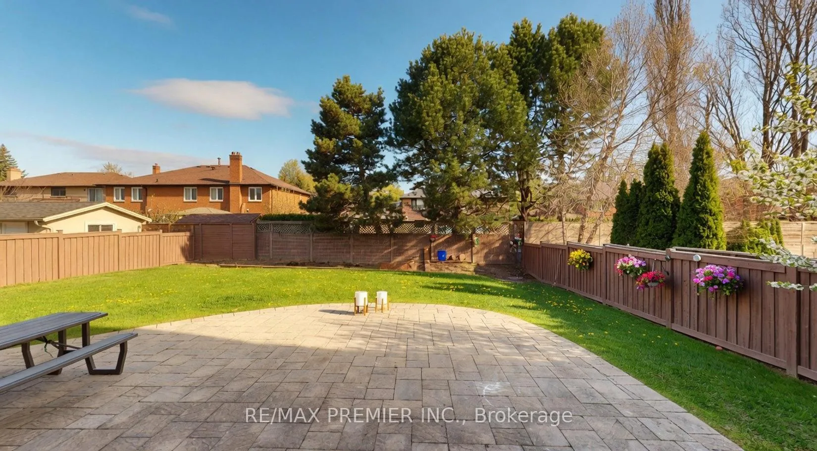 Photo 14 of 95 Sarracini Crescent, Vaughan, Islington Woods — HOMEH