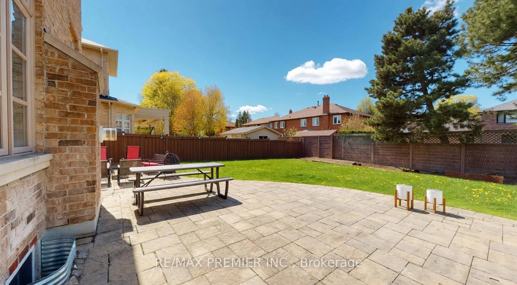 Photo 39 of 95 Sarracini Crescent, Vaughan, Islington Woods — HOMEH